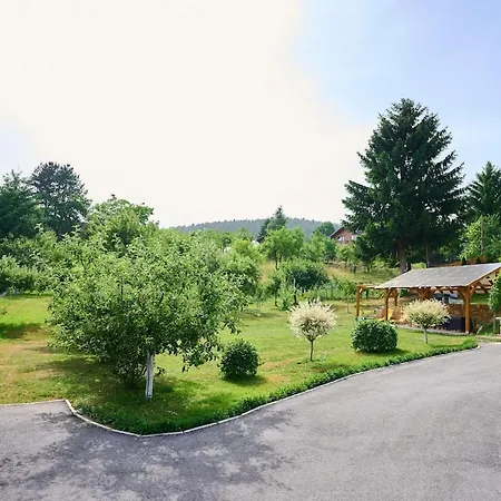 Villa Paradise *